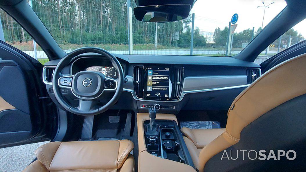 Volvo V90 2.0 D4 Momentum Business Pack Geartronic de 2017