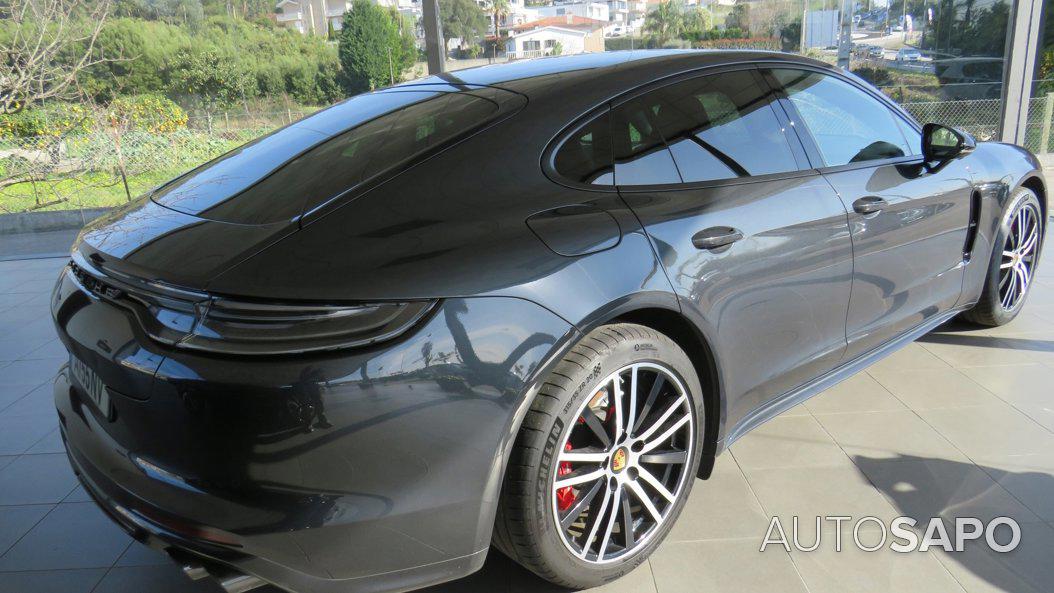 Porsche Panamera 4 E-Hybrid de 2021