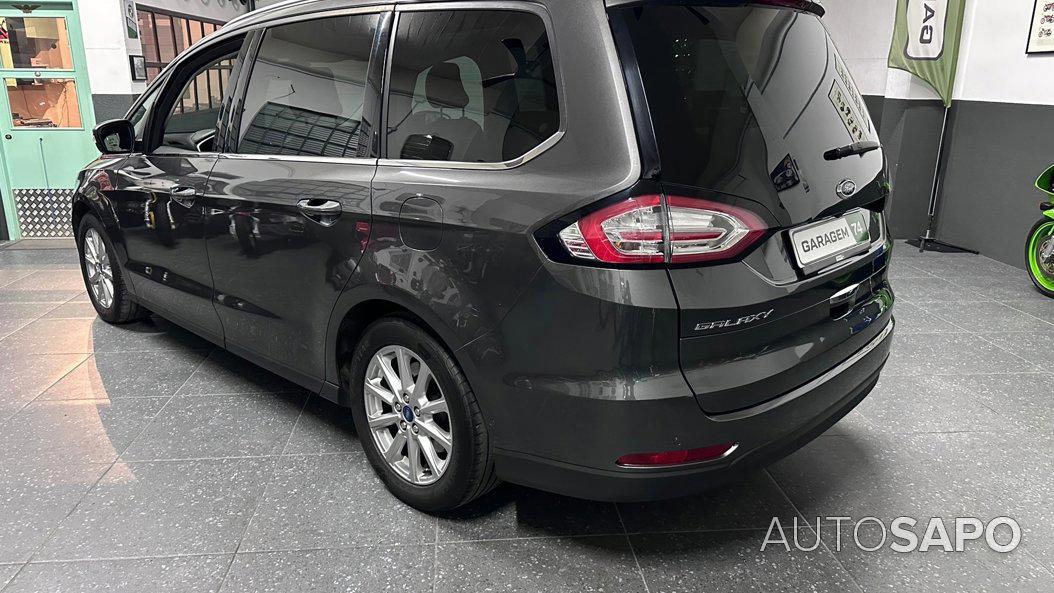 Ford Galaxy de 2015