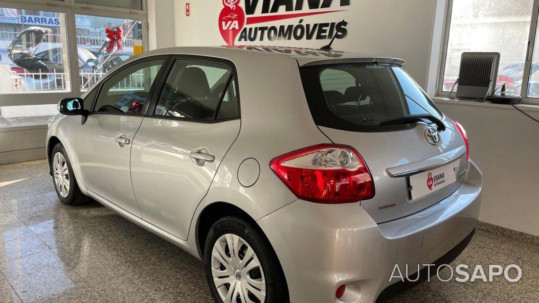 Toyota Auris 1.33 VVT-i AC de 2011