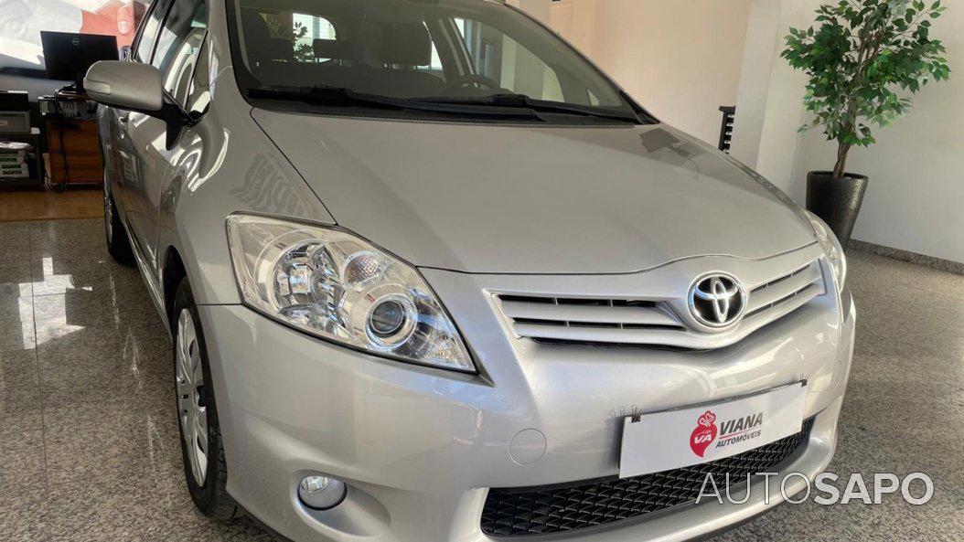 Toyota Auris 1.33 VVT-i AC de 2011