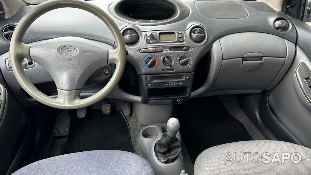 Toyota Yaris de 2000