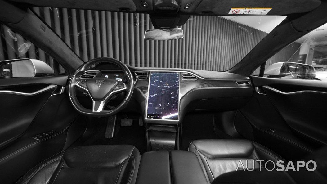 Tesla Model S 85D de 2016