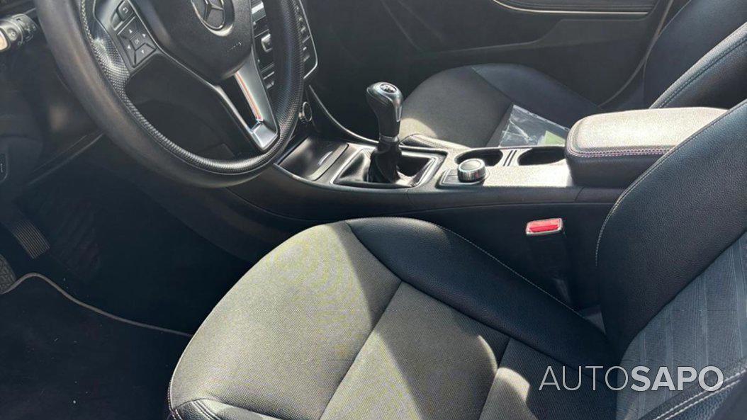 Mercedes-Benz Classe A 180 CDi BlueEfficiency Edition Style de 2015