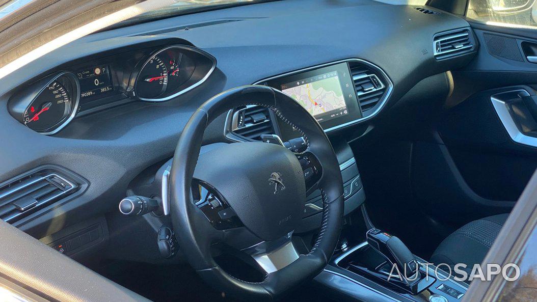 Peugeot 308 1.2 PureTech Allure EAT8 de 2020