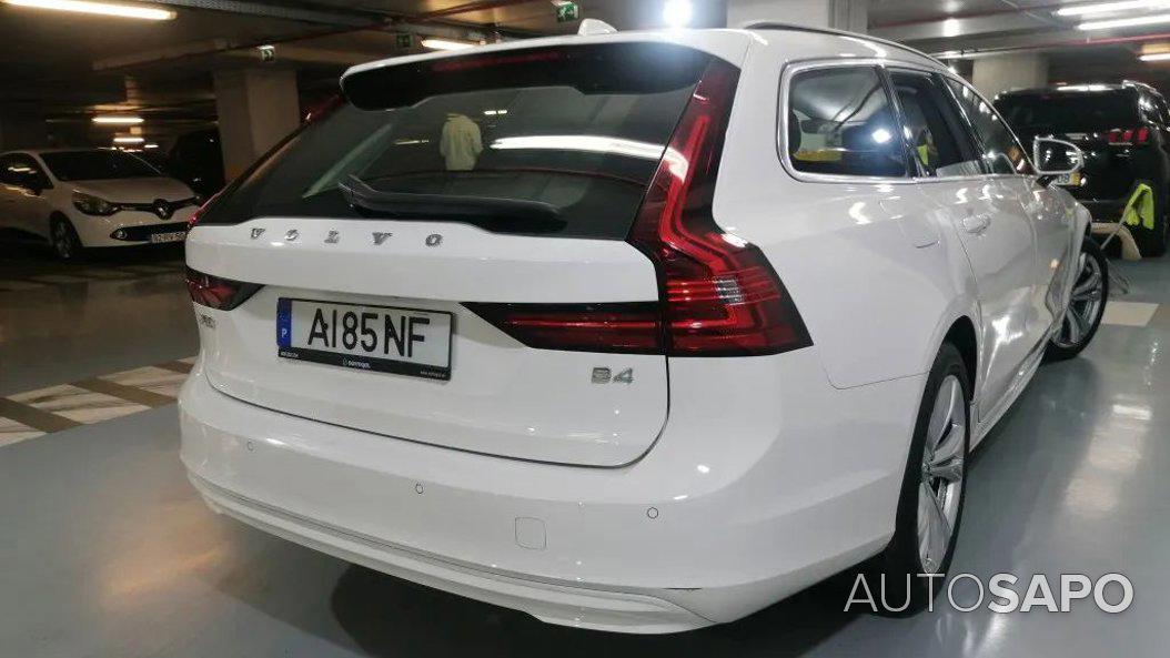 Volvo V90 2.0 B4 Momentum Plus Geartronic de 2021