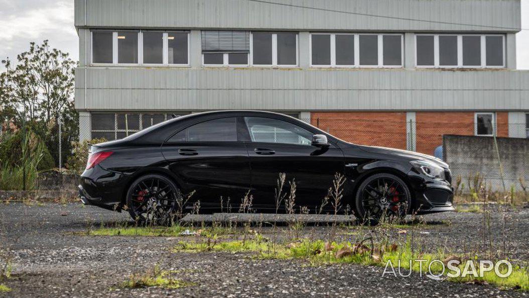 Mercedes-Benz Classe CLA 45 AMG 4-Matic de 2015