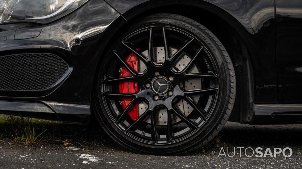 Mercedes-Benz Classe CLA 45 AMG 4-Matic de 2015