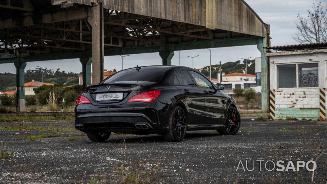 Mercedes-Benz Classe CLA 45 AMG 4-Matic de 2015