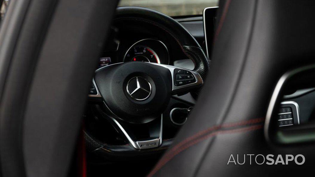 Mercedes-Benz Classe CLA 45 AMG 4-Matic de 2015