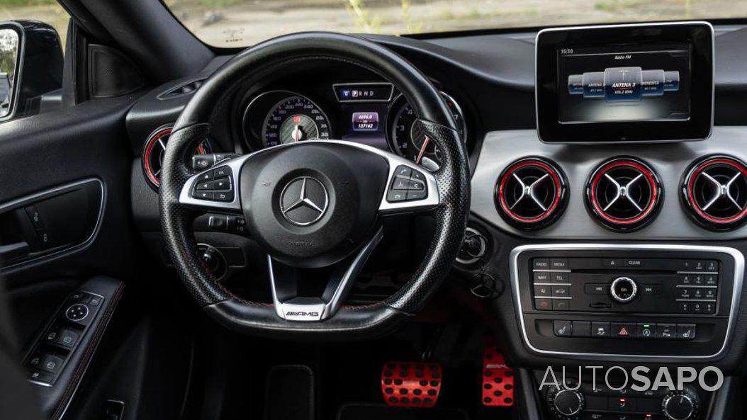 Mercedes-Benz Classe CLA 45 AMG 4-Matic de 2015