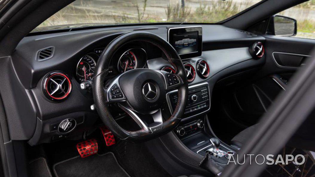 Mercedes-Benz Classe CLA 45 AMG 4-Matic de 2015