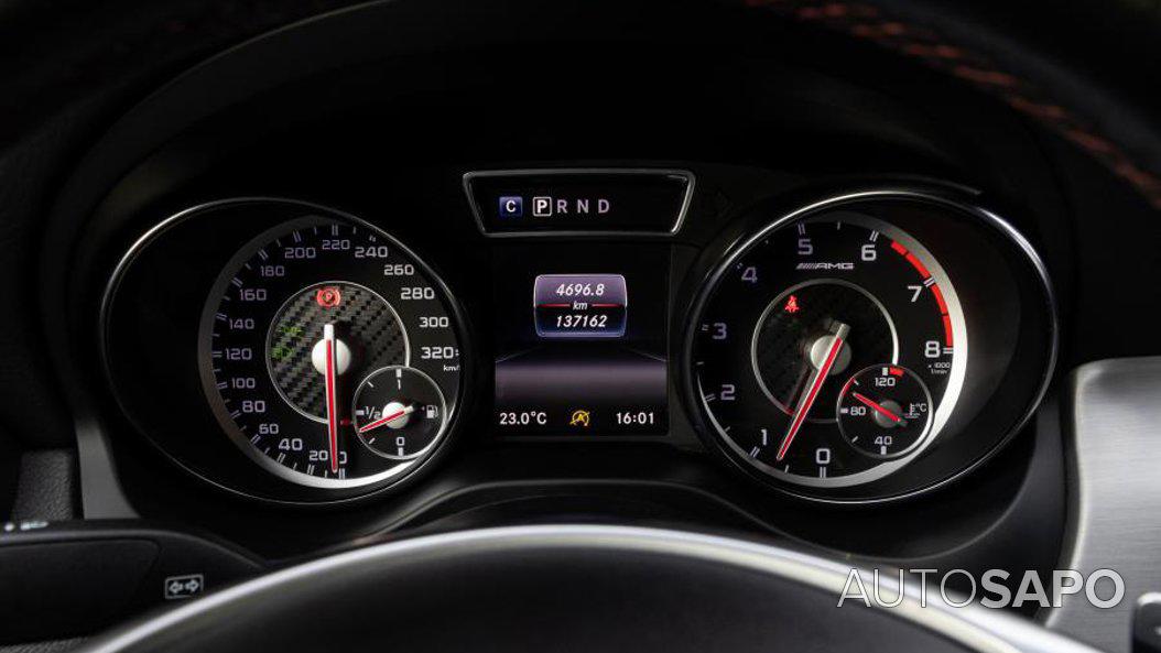 Mercedes-Benz Classe CLA 45 AMG 4-Matic de 2015