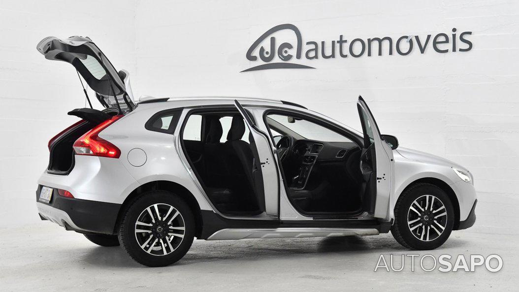 Volvo V40 Cross Country 1.5 T3 Momentum Geartronic de 2019