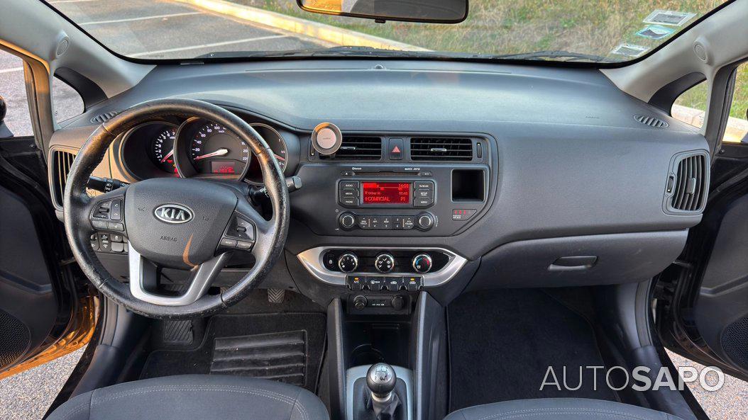 Kia Rio 1.2 CVVT LX de 2012