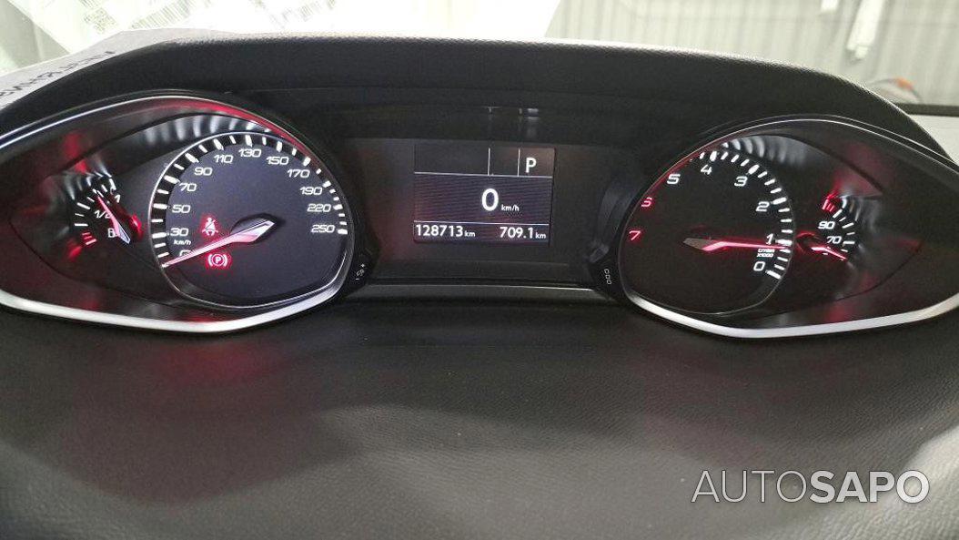 Peugeot 308 1.2 PureTech Allure EAT8 de 2019