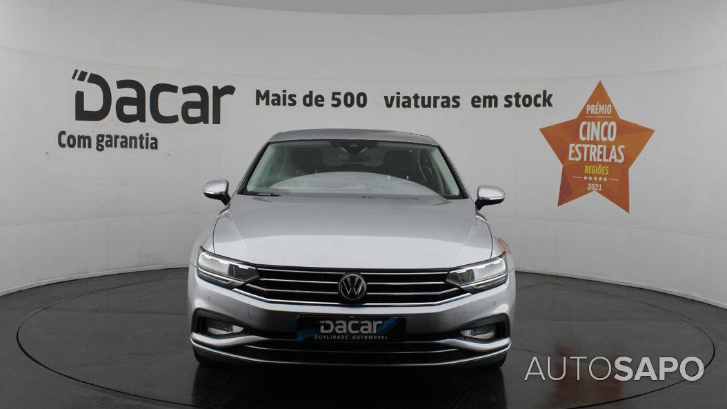 Volkswagen Passat 1.5 TSI Confortline DSG de 2020