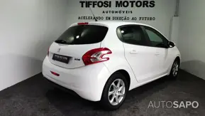 Peugeot 208 de 2012