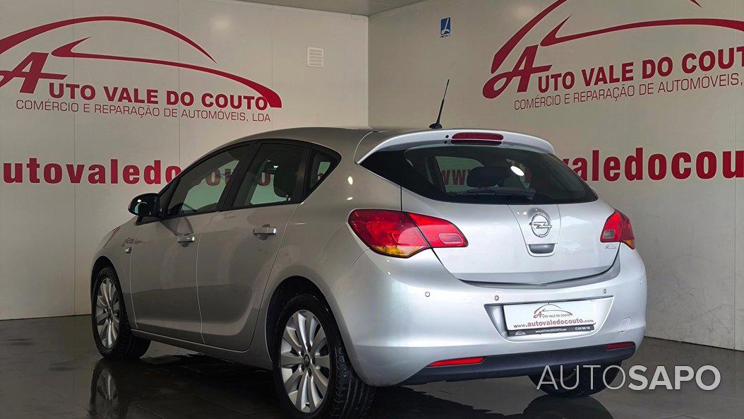 Opel Astra de 2011