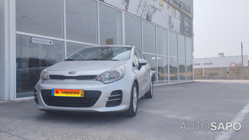 Kia Rio 1.2 CVVT EX de 2016