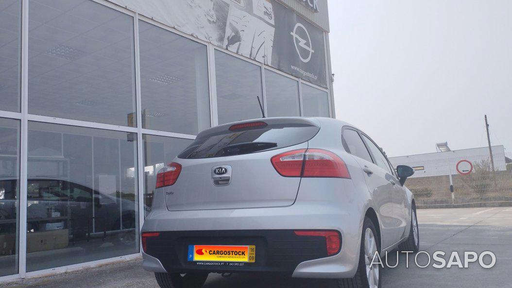 Kia Rio 1.2 CVVT EX de 2016