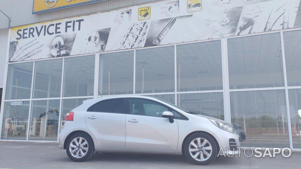 Kia Rio 1.2 CVVT EX de 2016