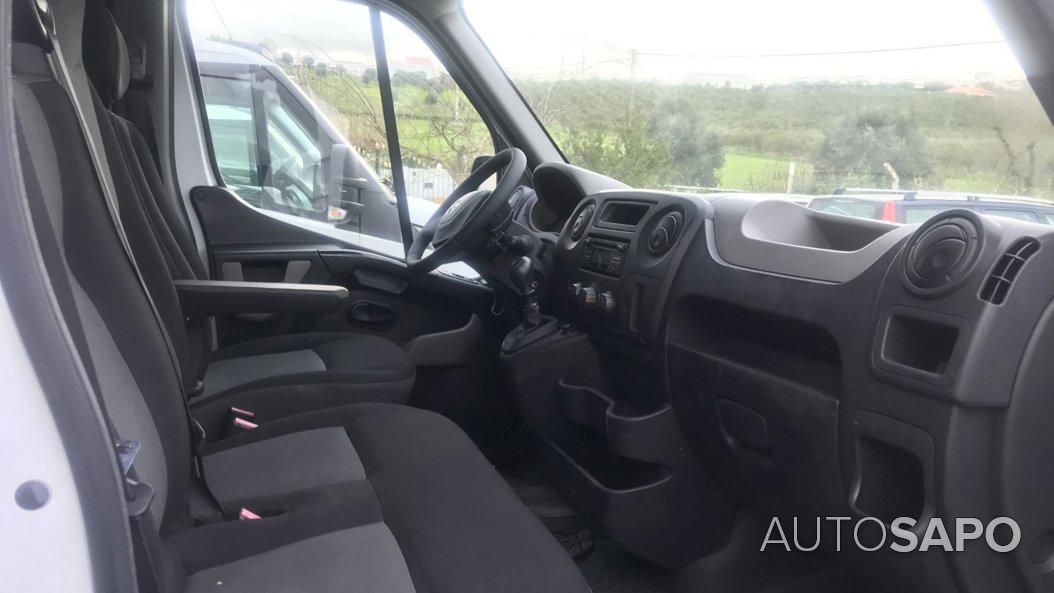 Renault Master 2.3 dCi L3H2 3.5T 125 de 2015