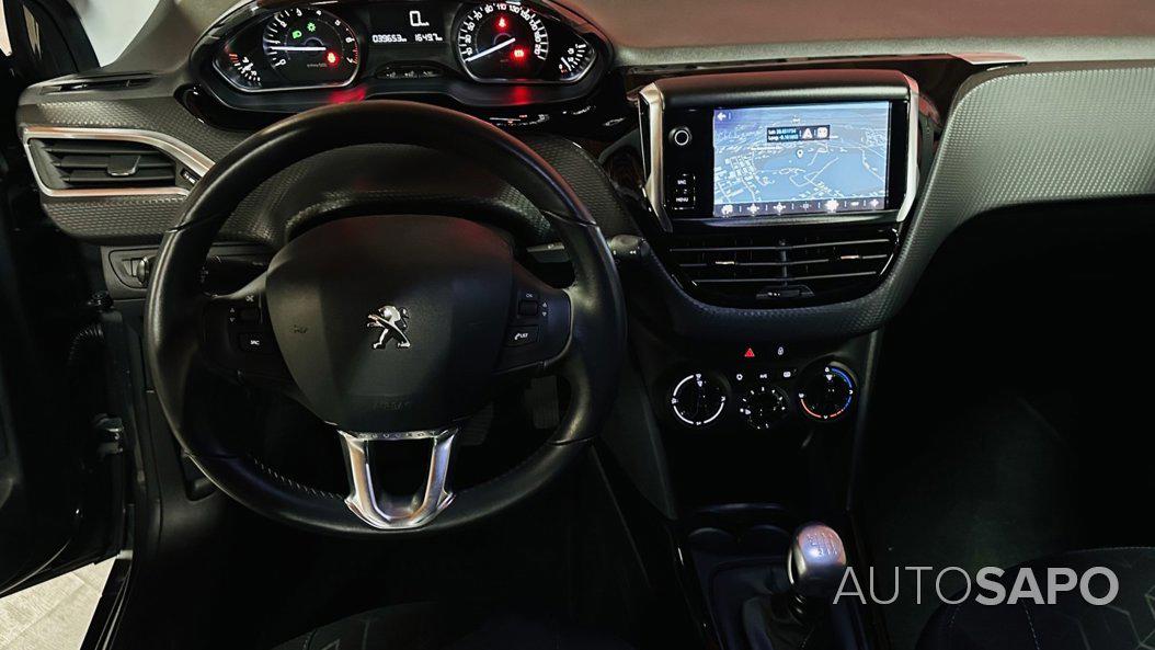 Peugeot 2008 1.2 PureTech Signature de 2019