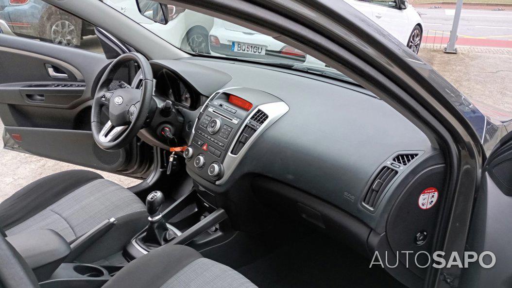 Kia Ceed 1.6 CRDi EX Eco de 2012