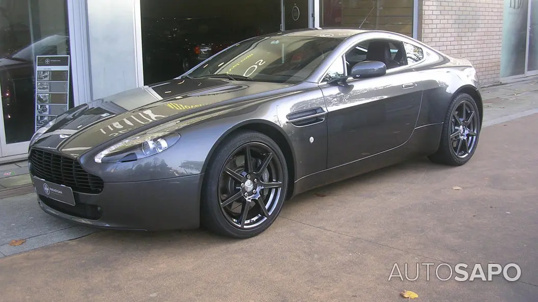 Aston Martin Vantage V8 Manual