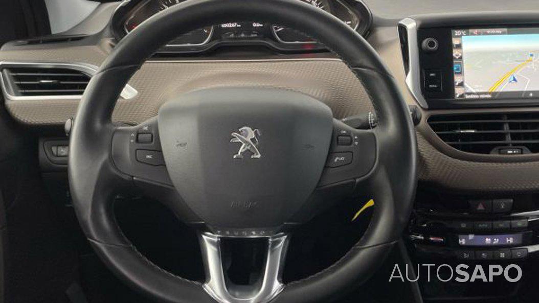 Peugeot 2008 1.2 PureTech Allure de 2015