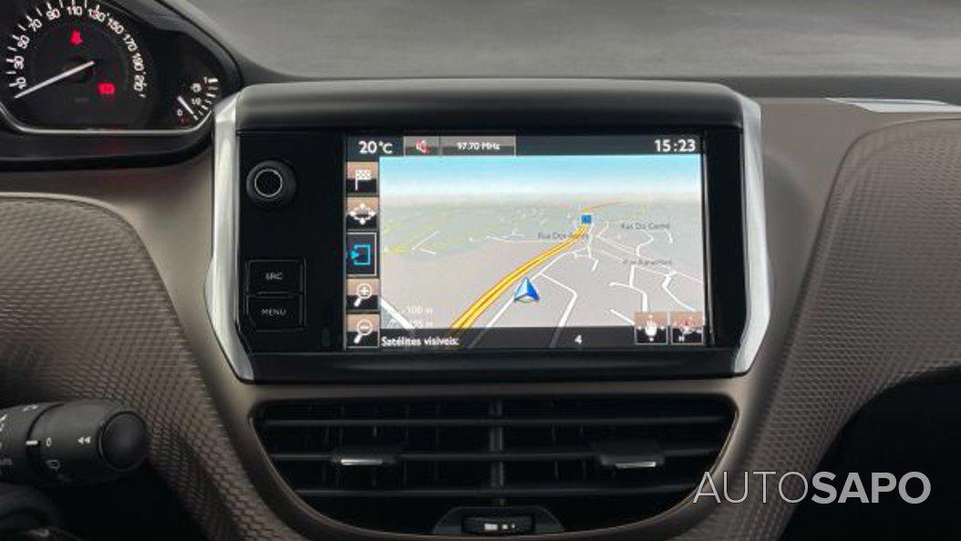 Peugeot 2008 1.2 PureTech Allure de 2015