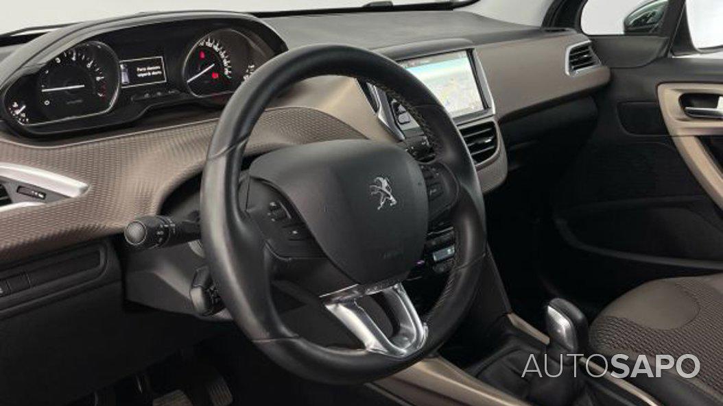 Peugeot 2008 1.2 PureTech Allure de 2015