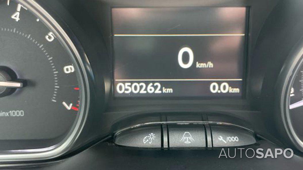 Peugeot 2008 1.2 PureTech Allure de 2015