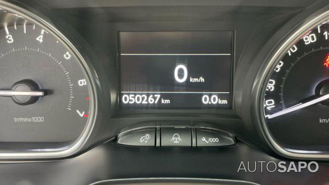 Peugeot 2008 1.2 PureTech Allure de 2015
