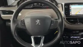 Peugeot 2008 1.2 PureTech Allure de 2015