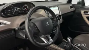 Peugeot 2008 1.2 PureTech Allure de 2015