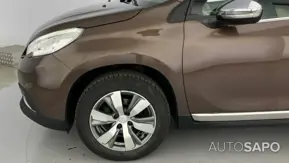 Peugeot 2008 1.2 PureTech Allure de 2015