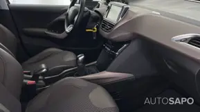 Peugeot 2008 1.2 PureTech Allure de 2015