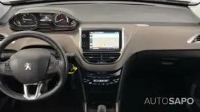 Peugeot 2008 1.2 PureTech Allure de 2015