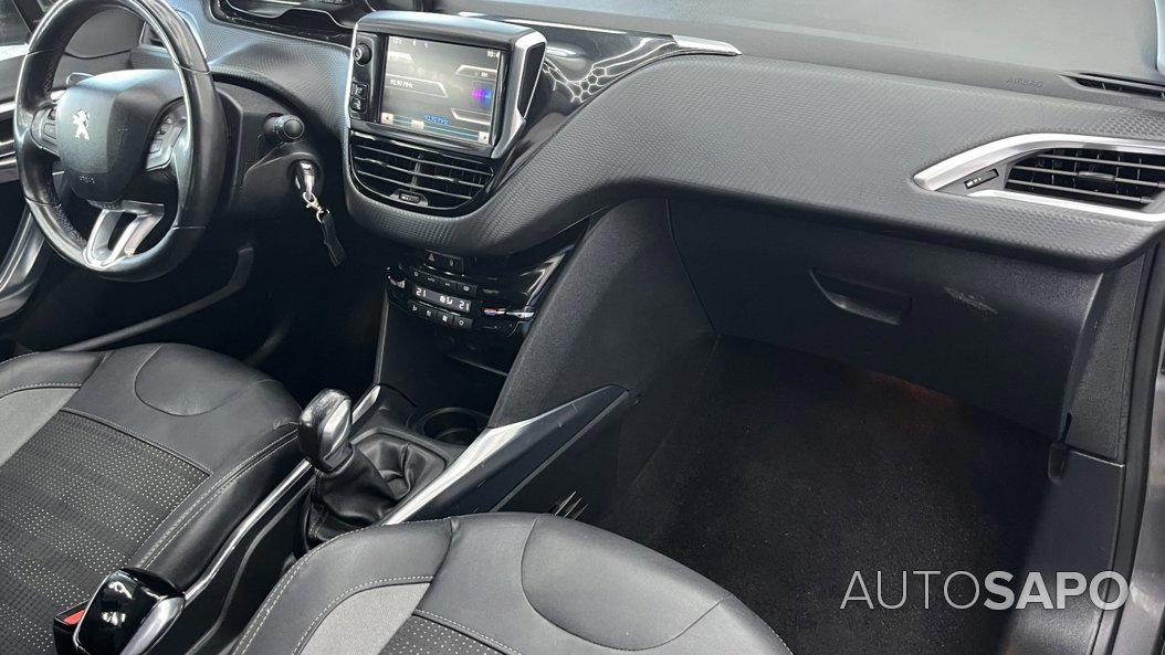 Peugeot 2008 1.2 PureTech Allure de 2014