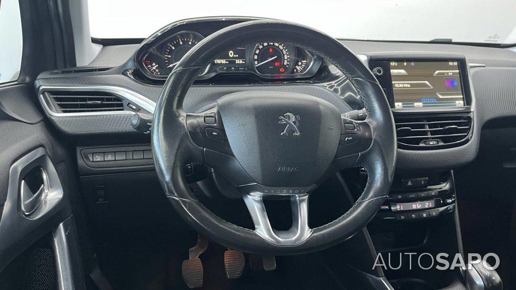 Peugeot 2008 1.2 PureTech Allure de 2014