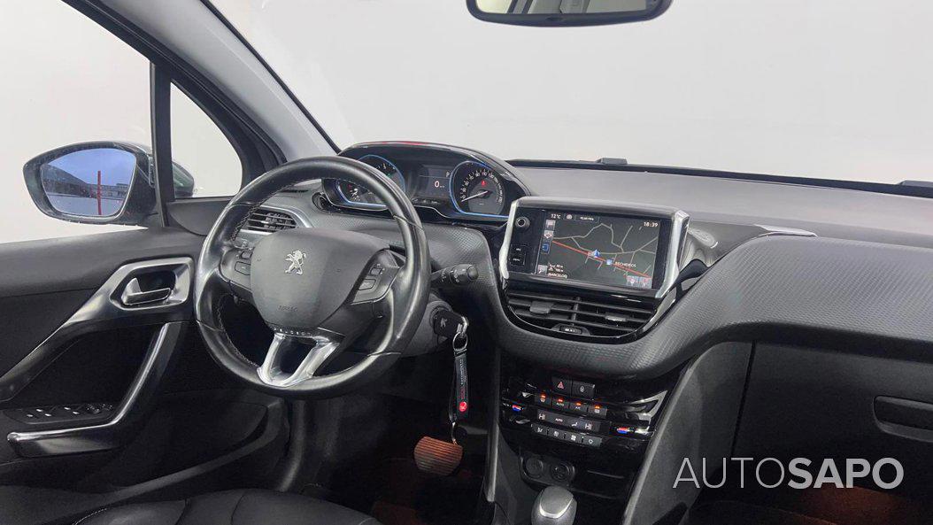 Peugeot 2008 1.2 PureTech Allure EAT6 de 2015