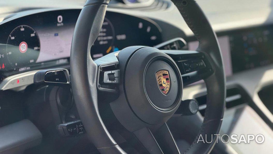 Porsche Taycan Turbo de 2020