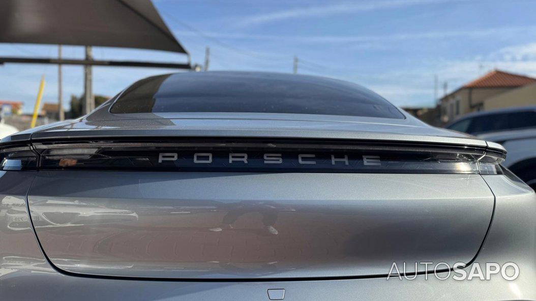 Porsche Taycan Turbo de 2020