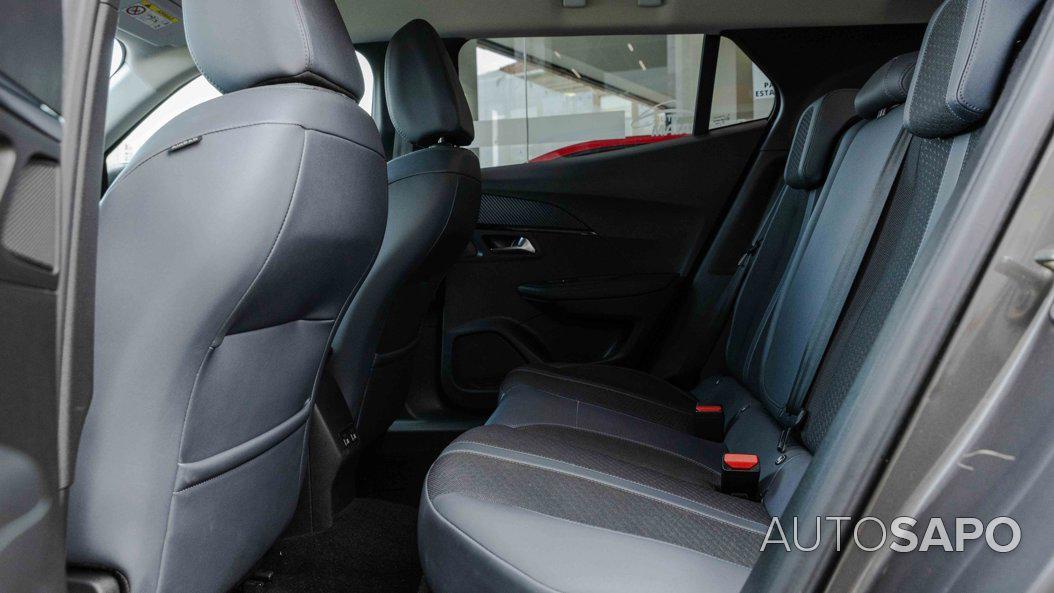 Peugeot 2008 1.2 PureTech Allure EAT8 de 2020