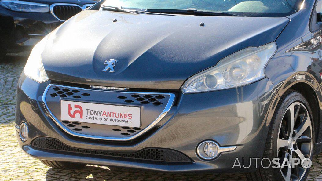 Peugeot 208 de 2012