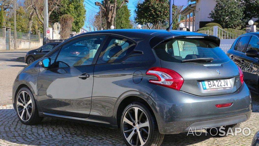 Peugeot 208 de 2012