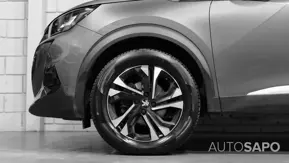 Peugeot 2008 1.2 PureTech Allure EAT8 de 2021