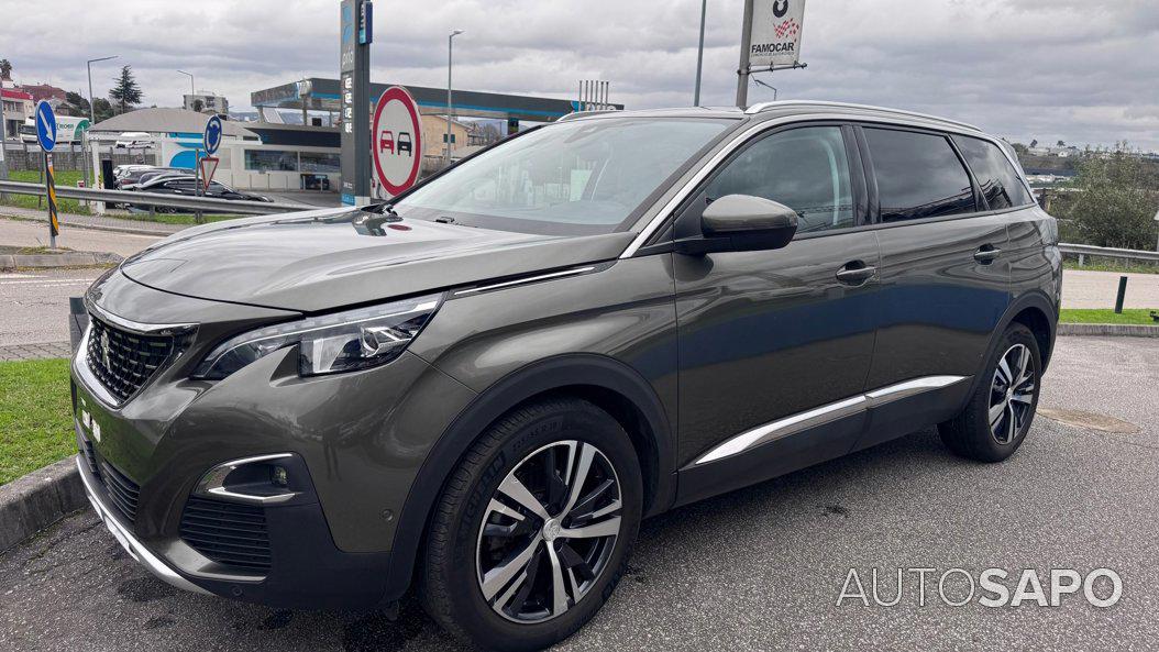 Peugeot 5008 1.2 PureTech Allure EAT8 de 2020